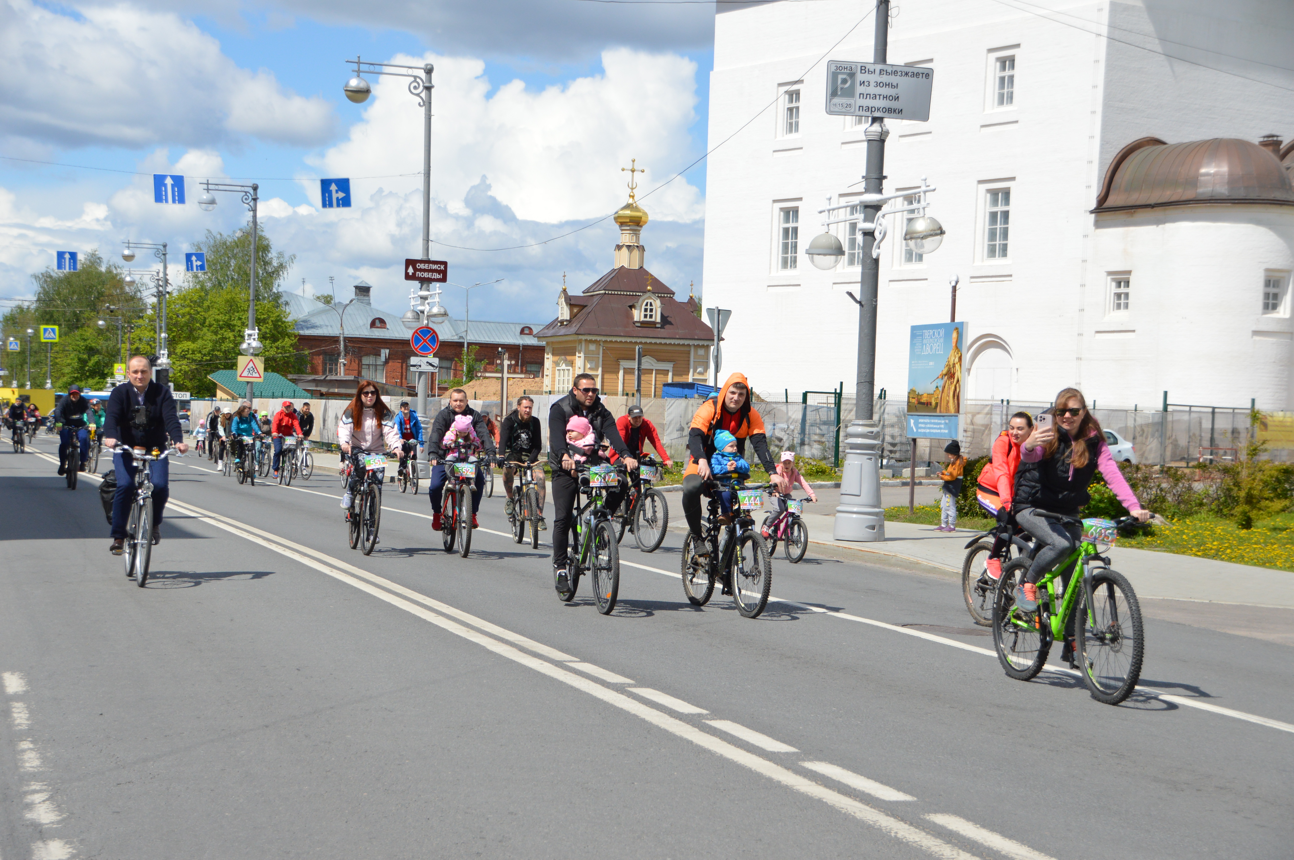 В Твери вновь прошел велопарад «Навстречу лету»