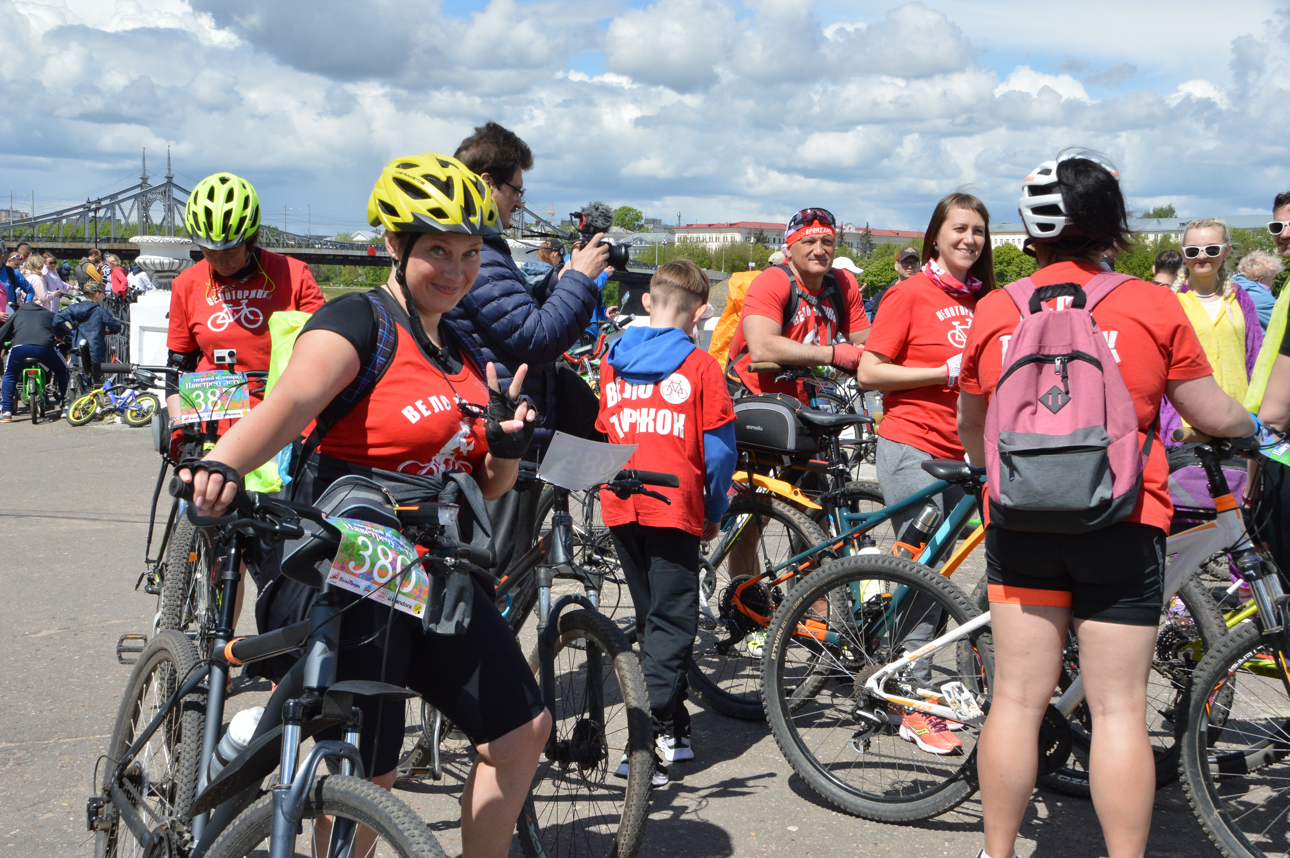 В Твери вновь прошел велопарад «Навстречу лету»