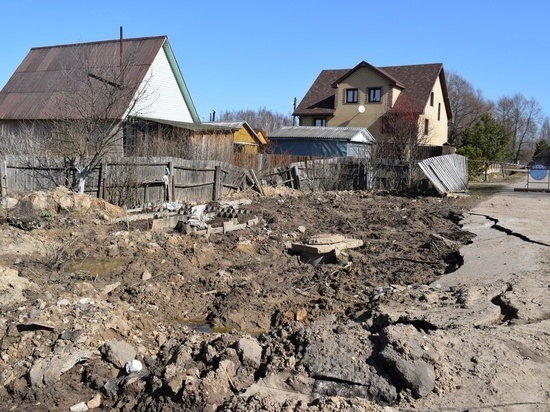 В Тверской области отремонтируют дорогу, разрушенную из-за прорыва канализации В Тверской области отремонтируют дорогу, разрушенную из-за прорыва канализации
