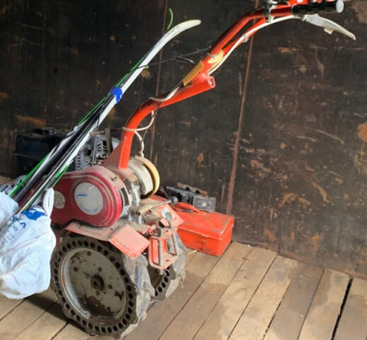 В Тверской области мужчина украл у соседки мотоблок, лыжи и ботинки к ним В Тверской области мужчина украл у соседки мотоблок, лыжи и ботинки к ним