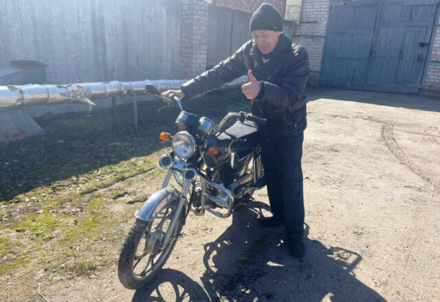 Полицейские нашли угнанный мотоцикл у одного из общежитий Конакова Полицейские нашли угнанный мотоцикл у одного из общежитий Конакова