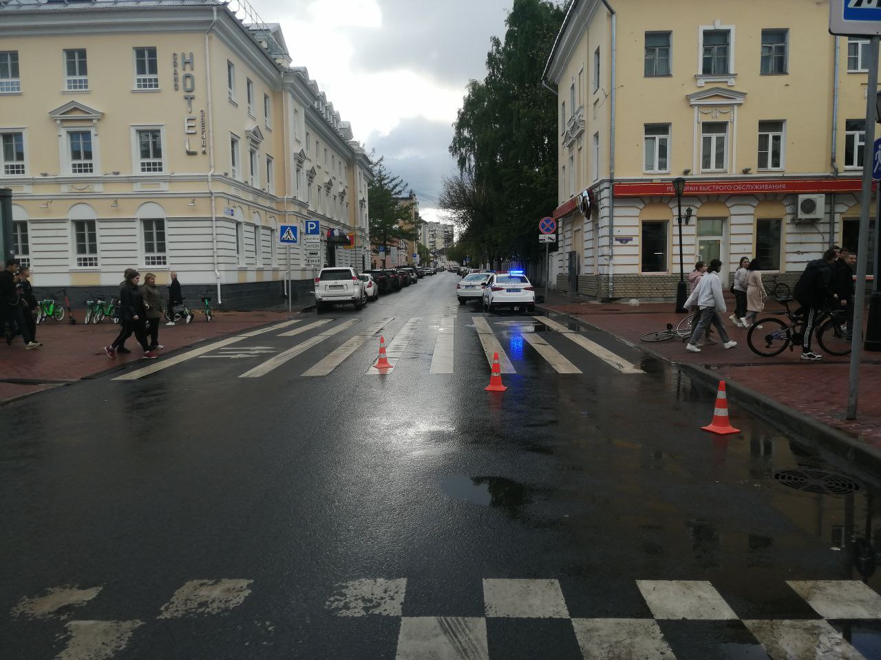 На Трехсвятской улице в Твери сбили велосипедиста