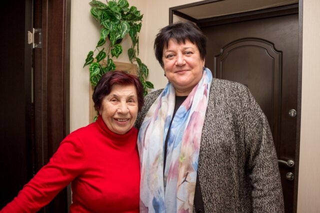 Глава Лихославльского округа навестила ветерана Галину Голубеву Глава Лихославльского округа навестила ветерана Галину Голубеву