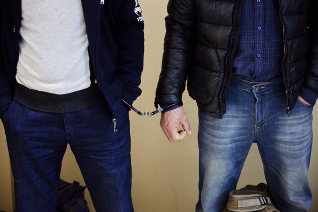 В Тверской области воры проникли в гараж через стену В Тверской области полицейские предотвратили распространение трёх крупных партий наркотиков