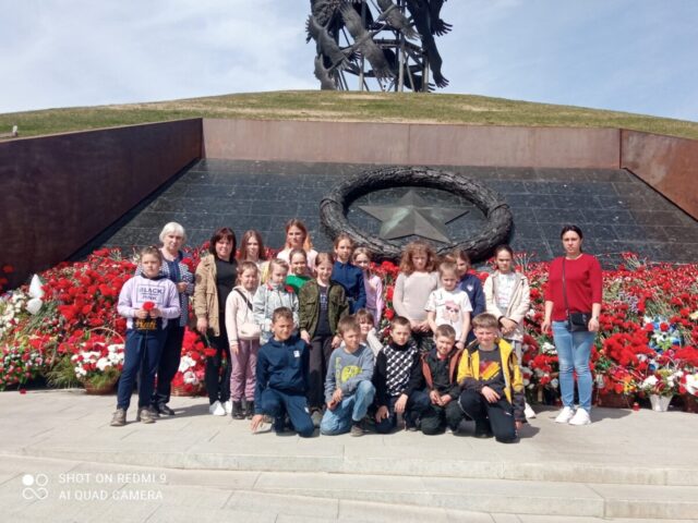 В Ржев с экскурсией приехали учащиеся Микшинской школы В Ржев с экскурсией приехали учащиеся Микшинской школы