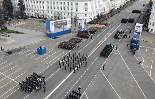 В Твери в День Победы состоялось торжественное прохождение войск Тверского территориального гарнизона