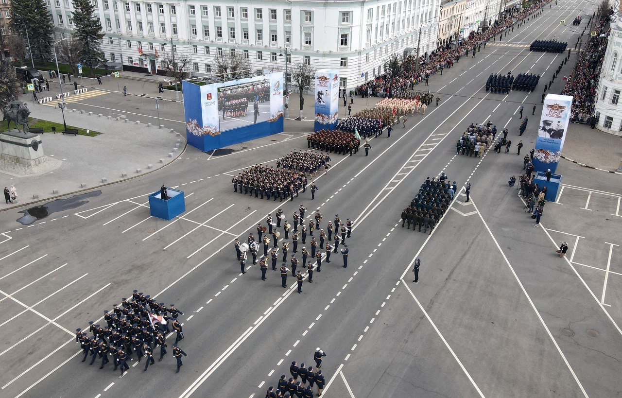 В Твери в День Победы состоялось торжественное прохождение войск Тверского территориального гарнизона В Твери в День Победы состоялось торжественное прохождение войск Тверского территориального гарнизона