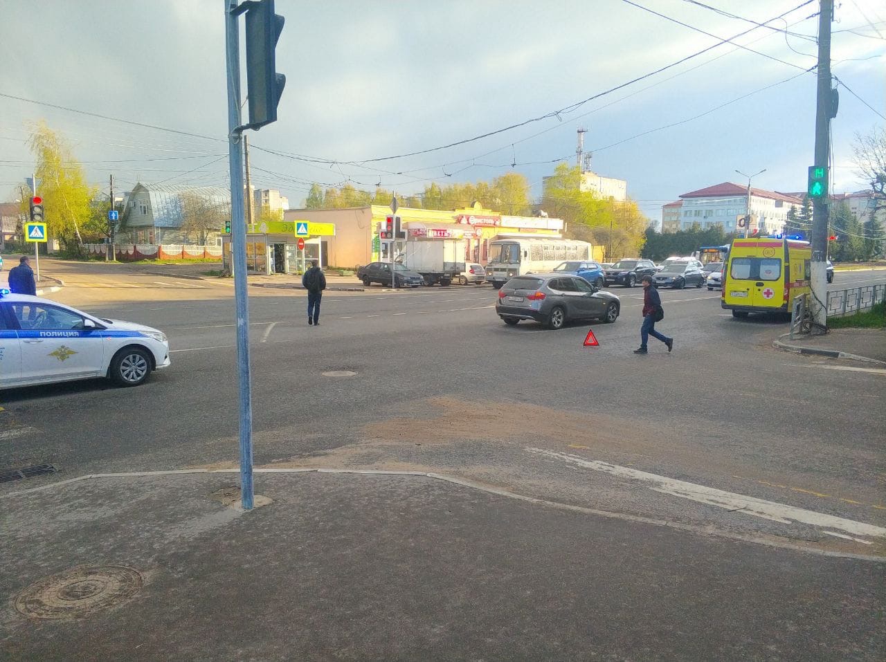 В Твери водитель БМВ сбил пенсионерку В Твери водитель БМВ сбил пенсионерку
