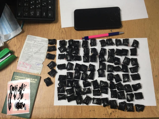 В Тверской области полицейские задержали наркодилеров из Москвы