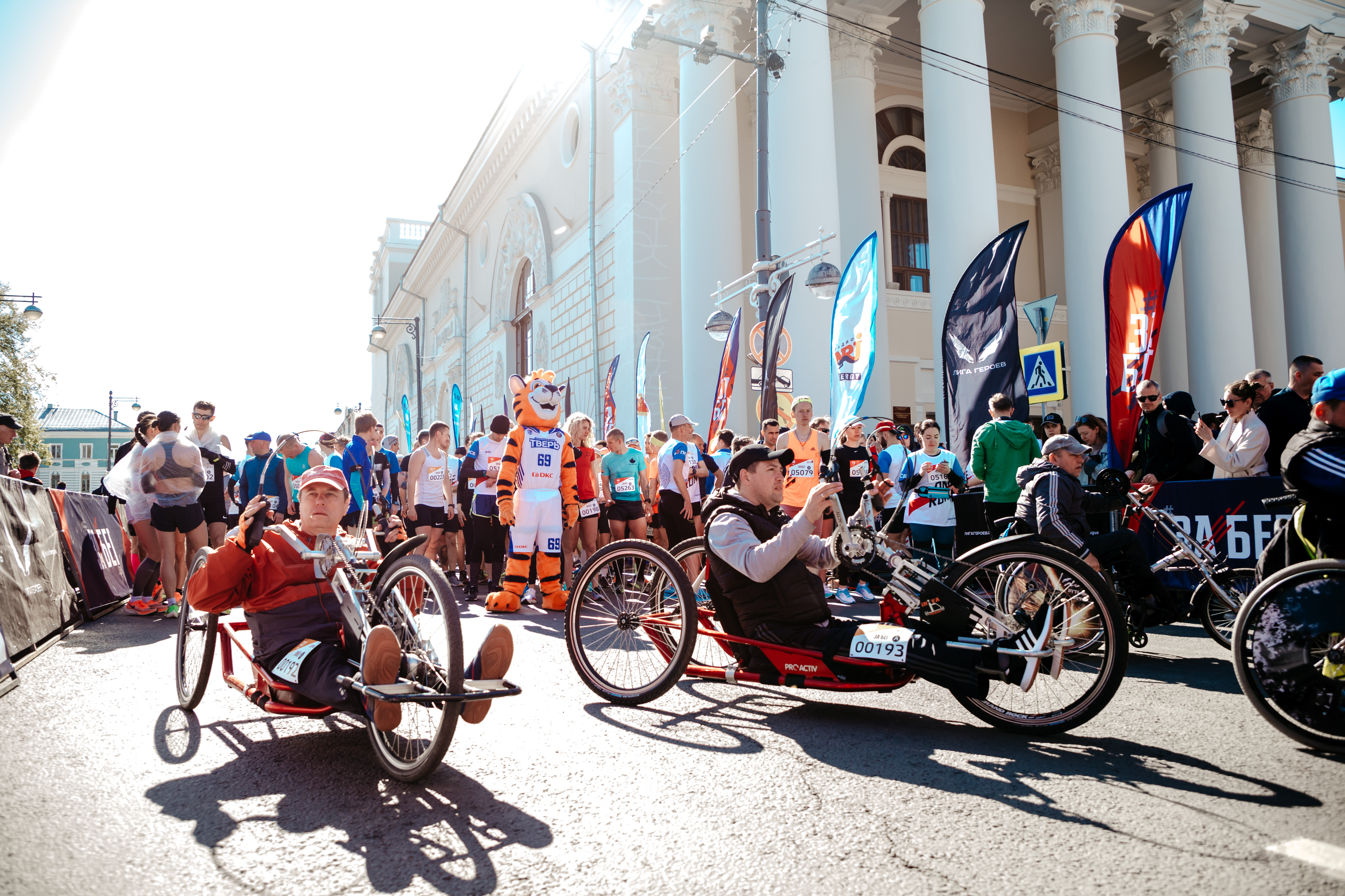 Больше 1200 спортсменов в Твери пробежали полумарафон «Забег.РФ»