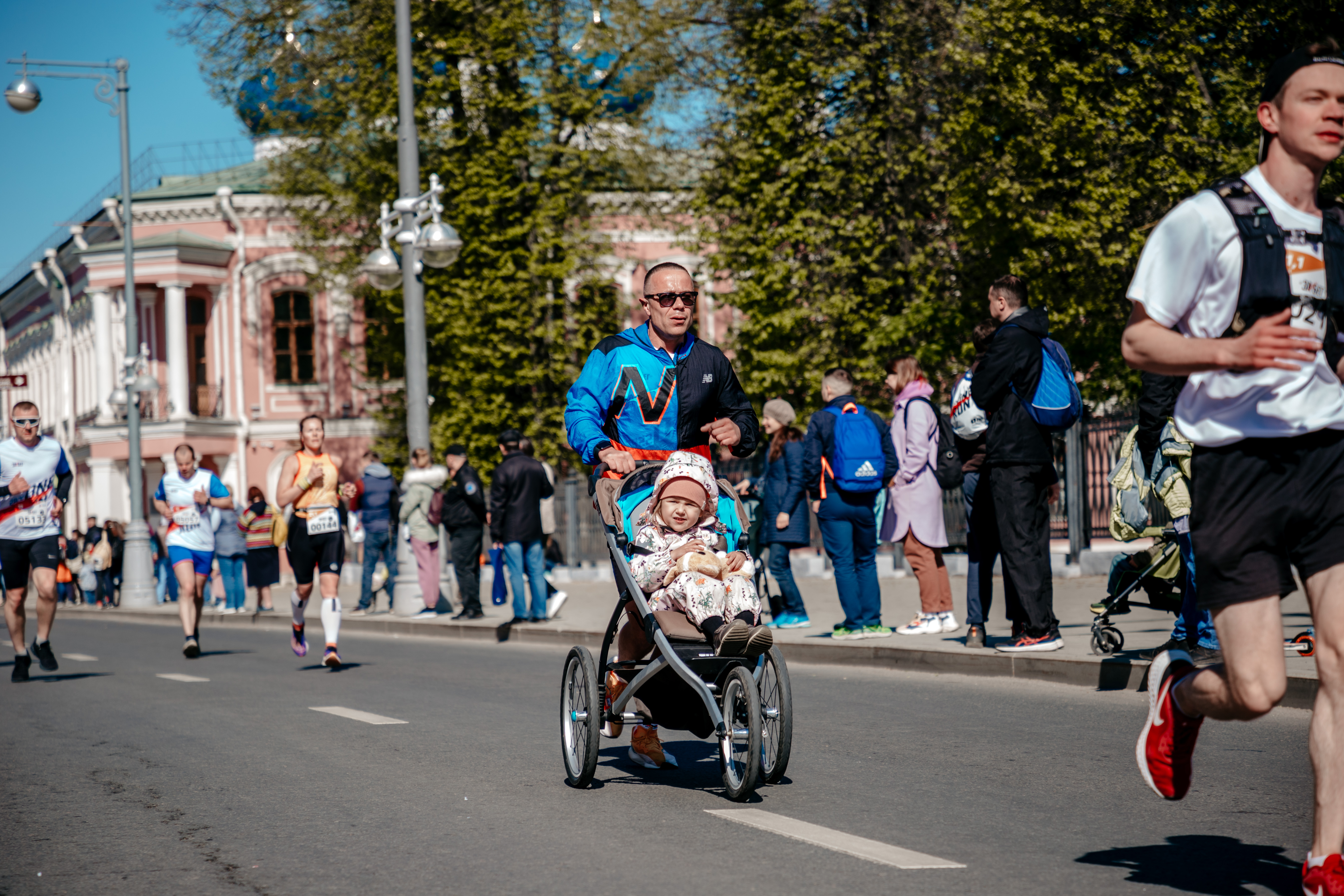 Больше 1200 спортсменов в Твери пробежали полумарафон «Забег.РФ»
