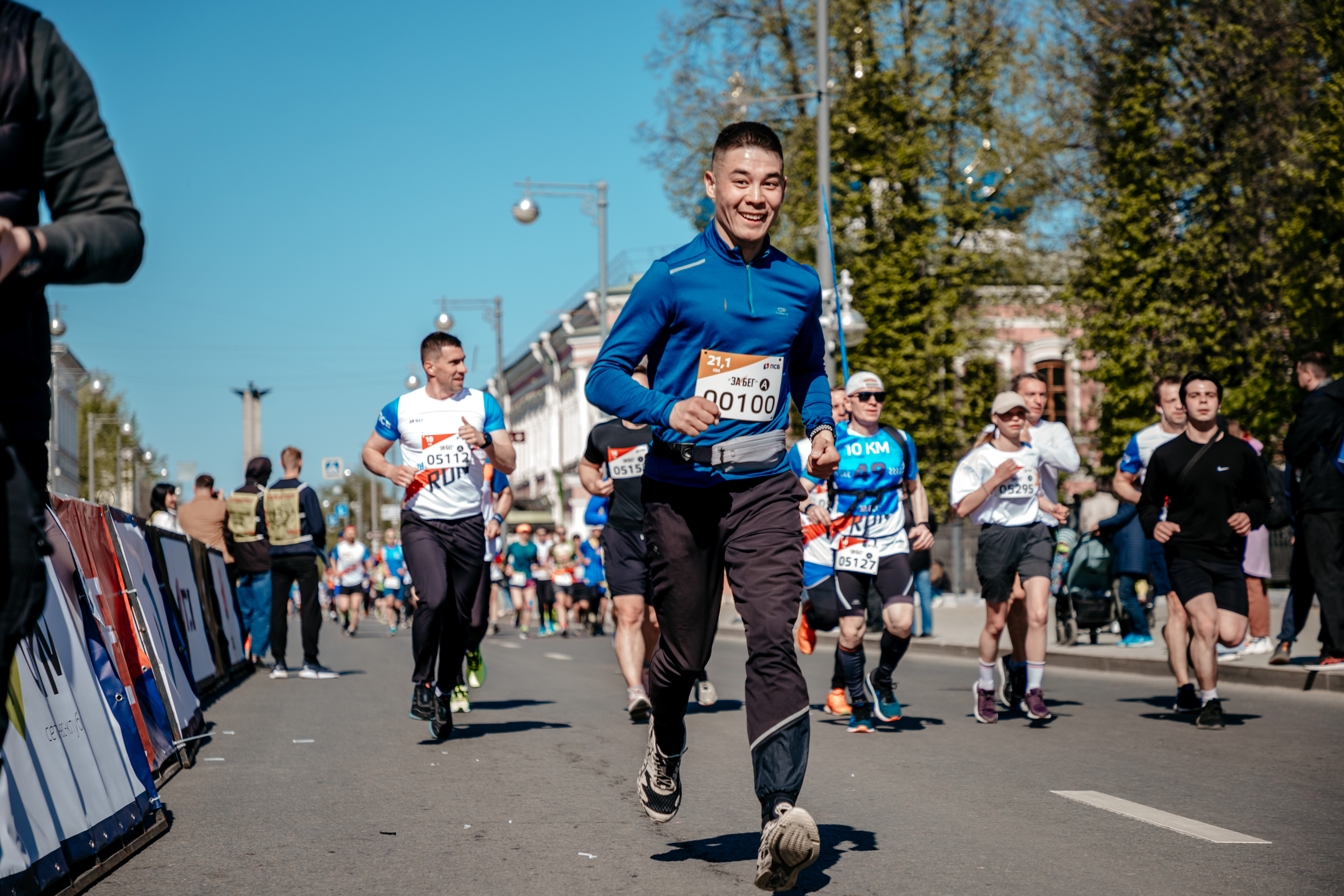 Больше 1200 спортсменов в Твери пробежали полумарафон «Забег.РФ»