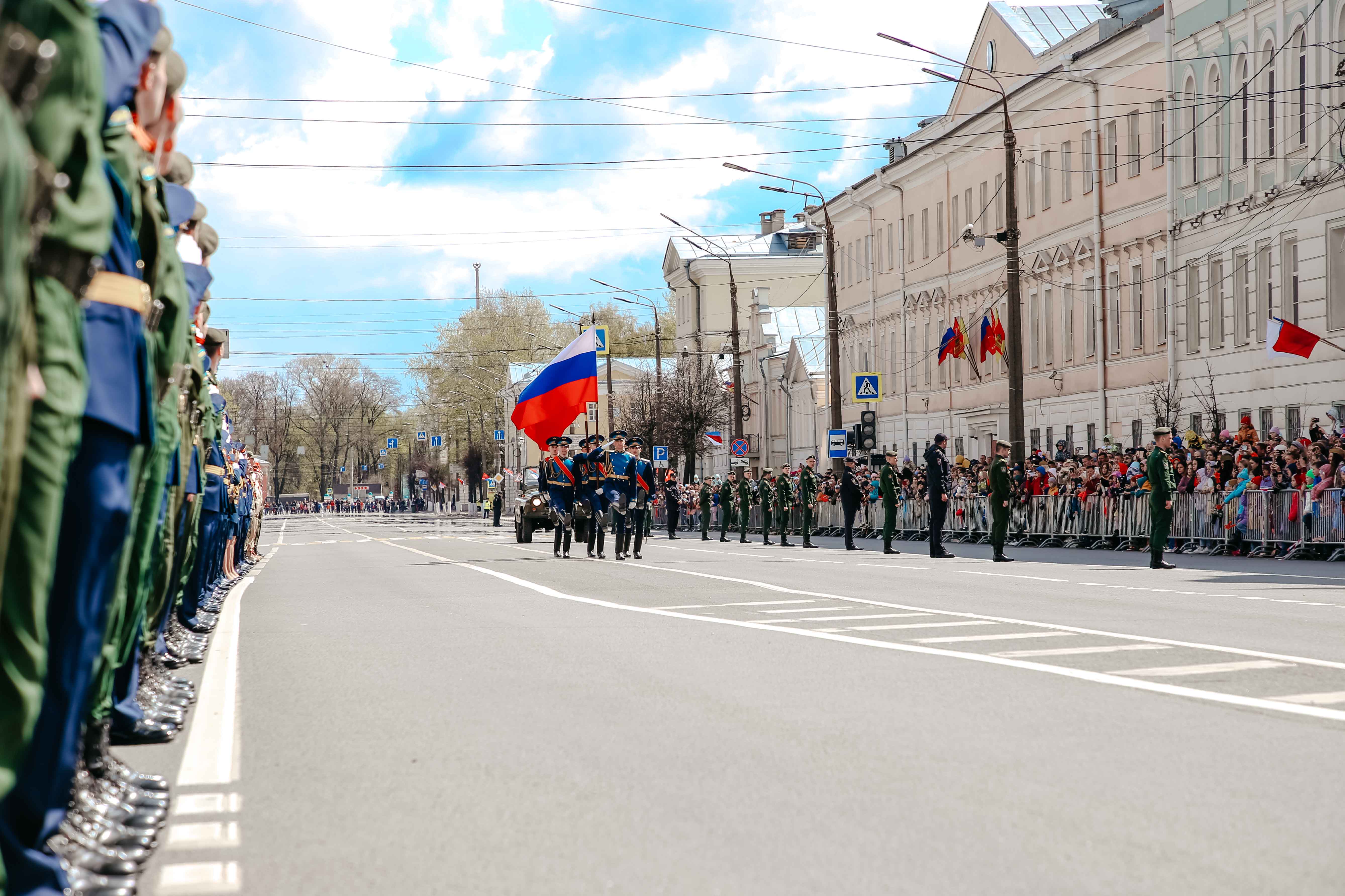 В Твери прошёл традиционный парад в честь Дня Победы