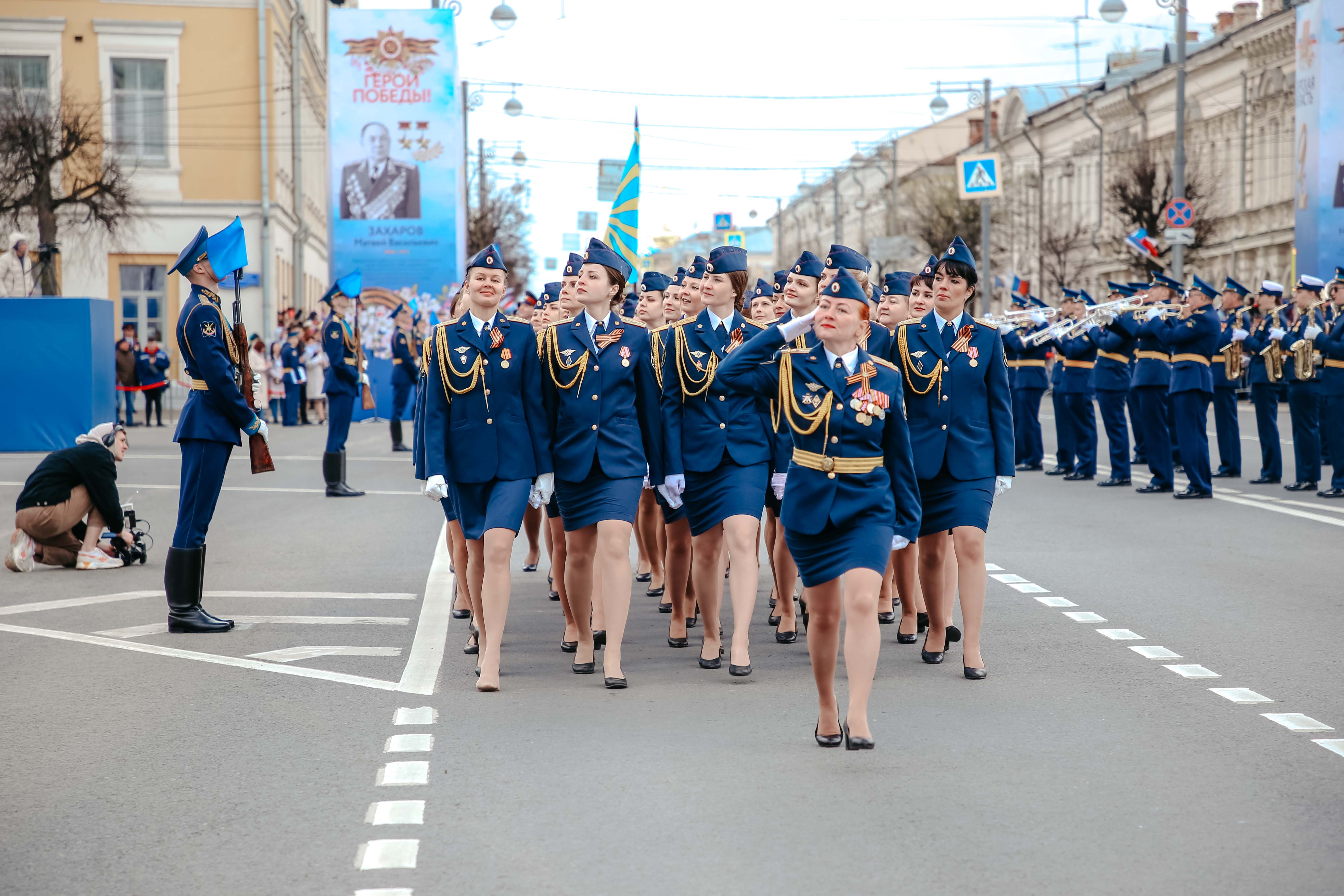 В Твери прошёл традиционный парад в честь Дня Победы