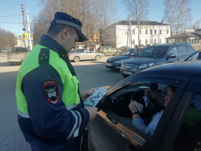 В Бологовском районе сотрудники ОГИБДД провели акцию «Безопасный пассажир»