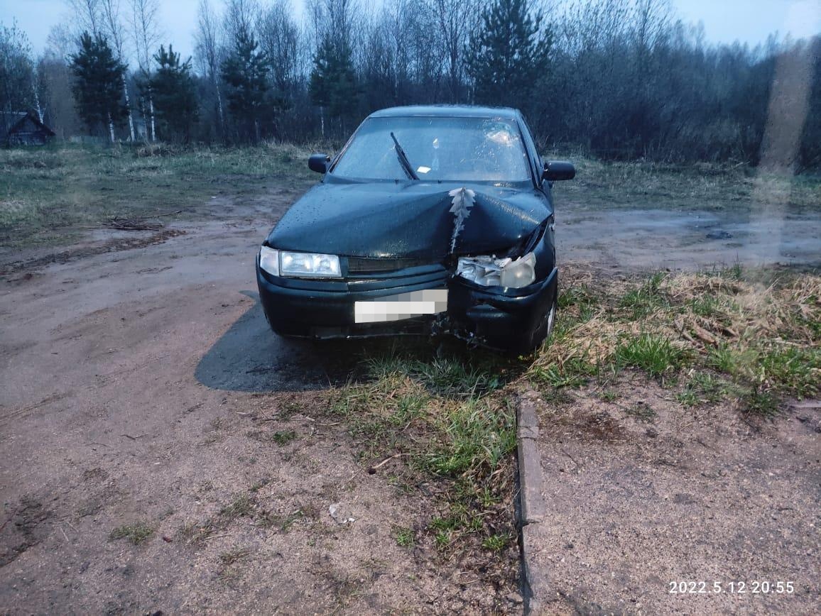 В Тверской области водитель не справился с управлением и врезался в опору ЛЭП В Тверской области водитель не справился с управлением и врезался в опору ЛЭП