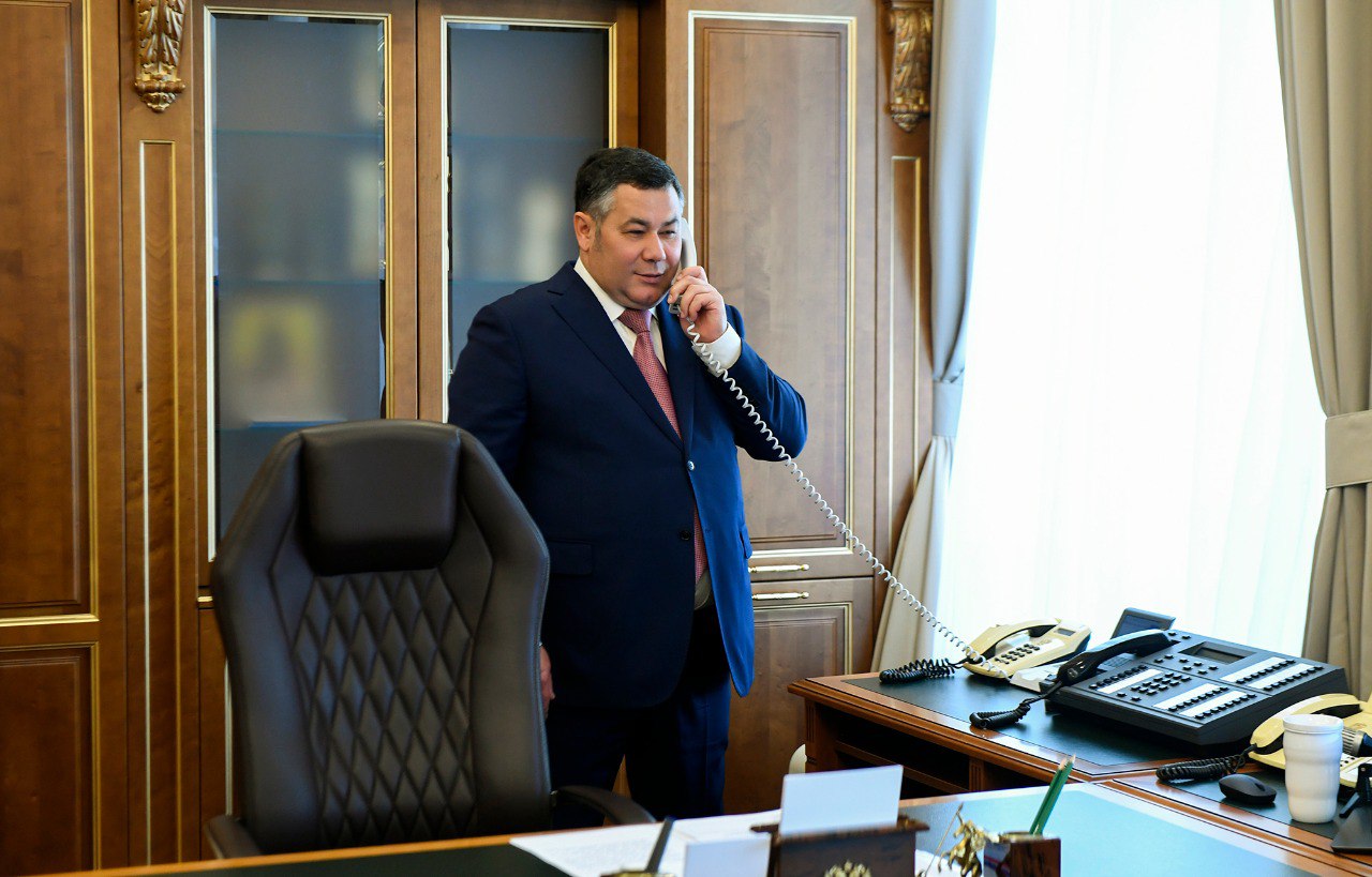 Игорь Руденя по телефону поздравил тверских ветеранов, которые побывали на Параде Победы в Москве