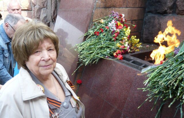 Игорь Руденя поздравил со 102-летием участницу Великой Отечественной войны Фаину Николаевну Терентьеву