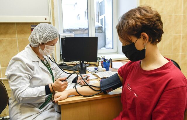 В период летних каникул жителей Тверской области призывают обезопасить детей прививкой от ковида В период летних каникул жителей Тверской области призывают обезопасить детей прививкой от ковида