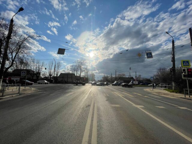 Ребенок и женщина-пассажир пострадали в ДТП на улице Академика Туполева Твери Ребенок и женщина-пассажир пострадали в ДТП на улице Академика Туполева Твери