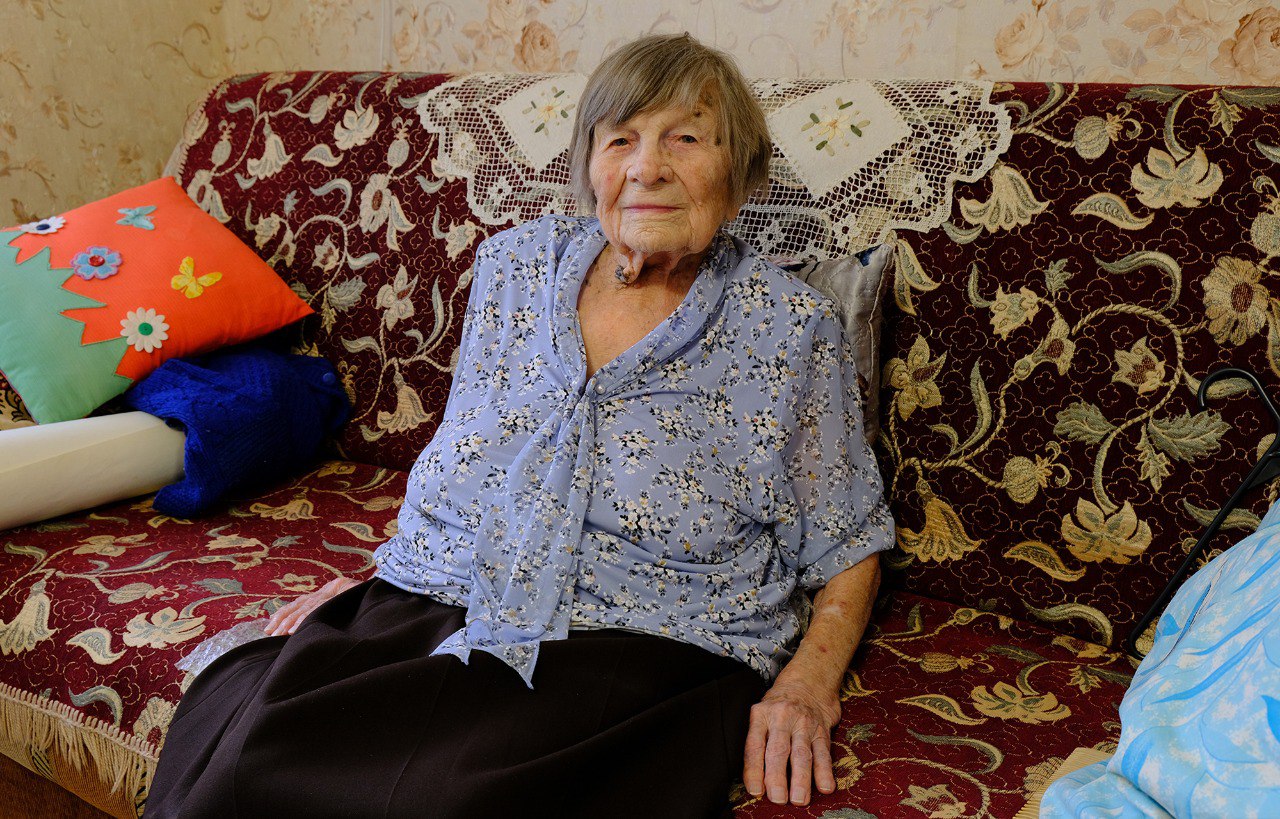 Игорь Руденя поздравил со 105-летием ветерана Великой Отечественной войны, труженицу тыла Марию Александровну Назарову
