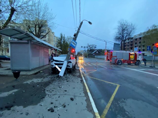 В Твери в ДТП пострадала 4-летняя девочка В Твери в ДТП пострадала 4-летняя девочка