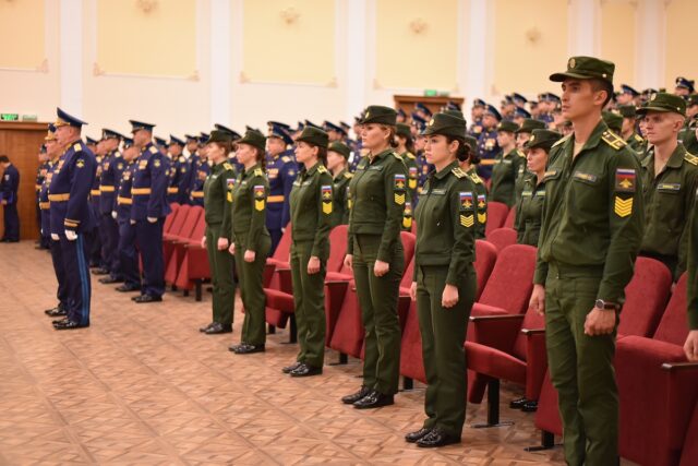 Игорь Руденя поздравил с выпуском офицеров и курсантов Военной академии воздушно-космической обороны