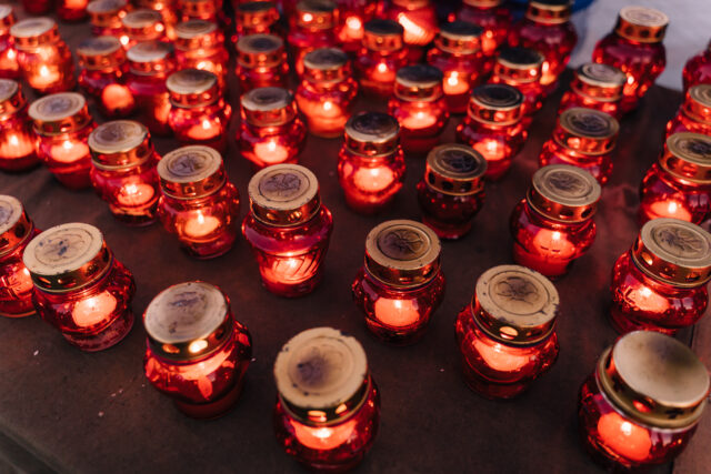 Школьница из Западной Двины прочла отрывок из поэмы Роберта Рождественского "Реквием" Школьница из Западной Двины прочла отрывок из поэмы Роберта Рождественского "Реквием"