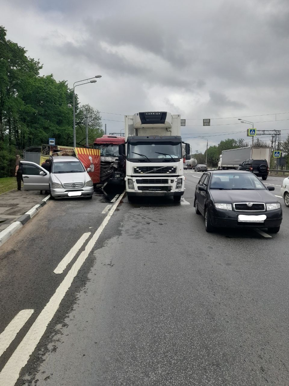 На М-10 под Тверью в ДТП пострадали два человека На М-10 под Тверью в ДТП пострадали два человека