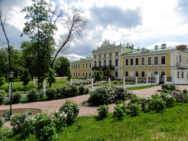 Юных жителей Твери приглашают на «Лето во Дворце» Юных жителей Твери приглашают на «Лето во Дворце»