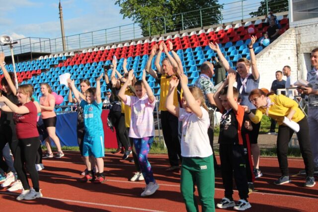 Семейные команды собрались в Вышнем Волочке на фестиваль ГТО Семейные команды собрались в Вышнем Волочке на фестиваль ГТО