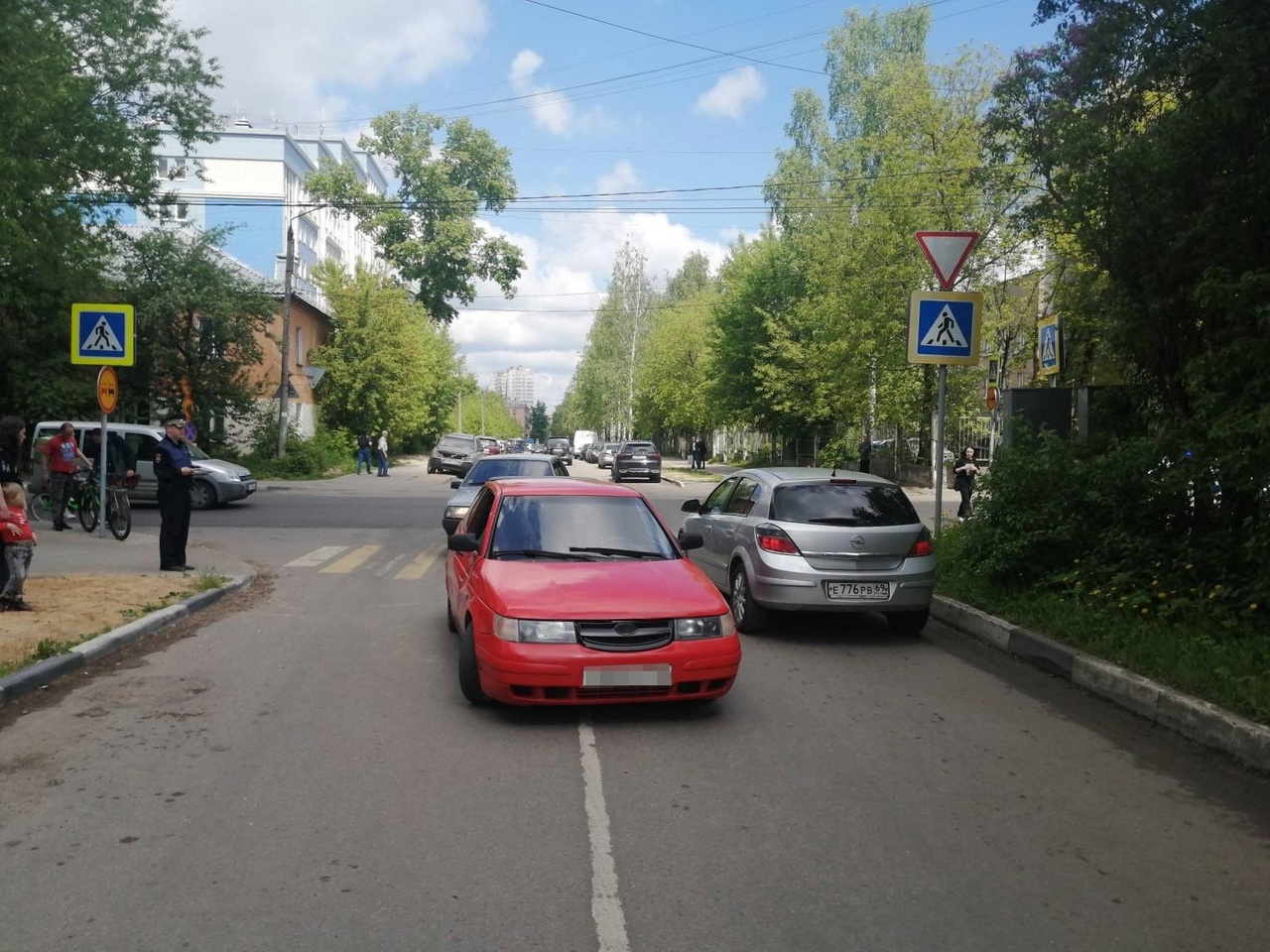 В Твери водитель легковушки не пропустил велосипедиста В Твери водитель легковушки не пропустил велосипедиста