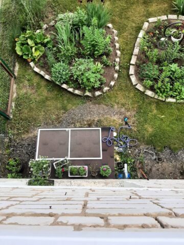 Трехлетний ребенок выпал из окна второго этажа в Тверской области