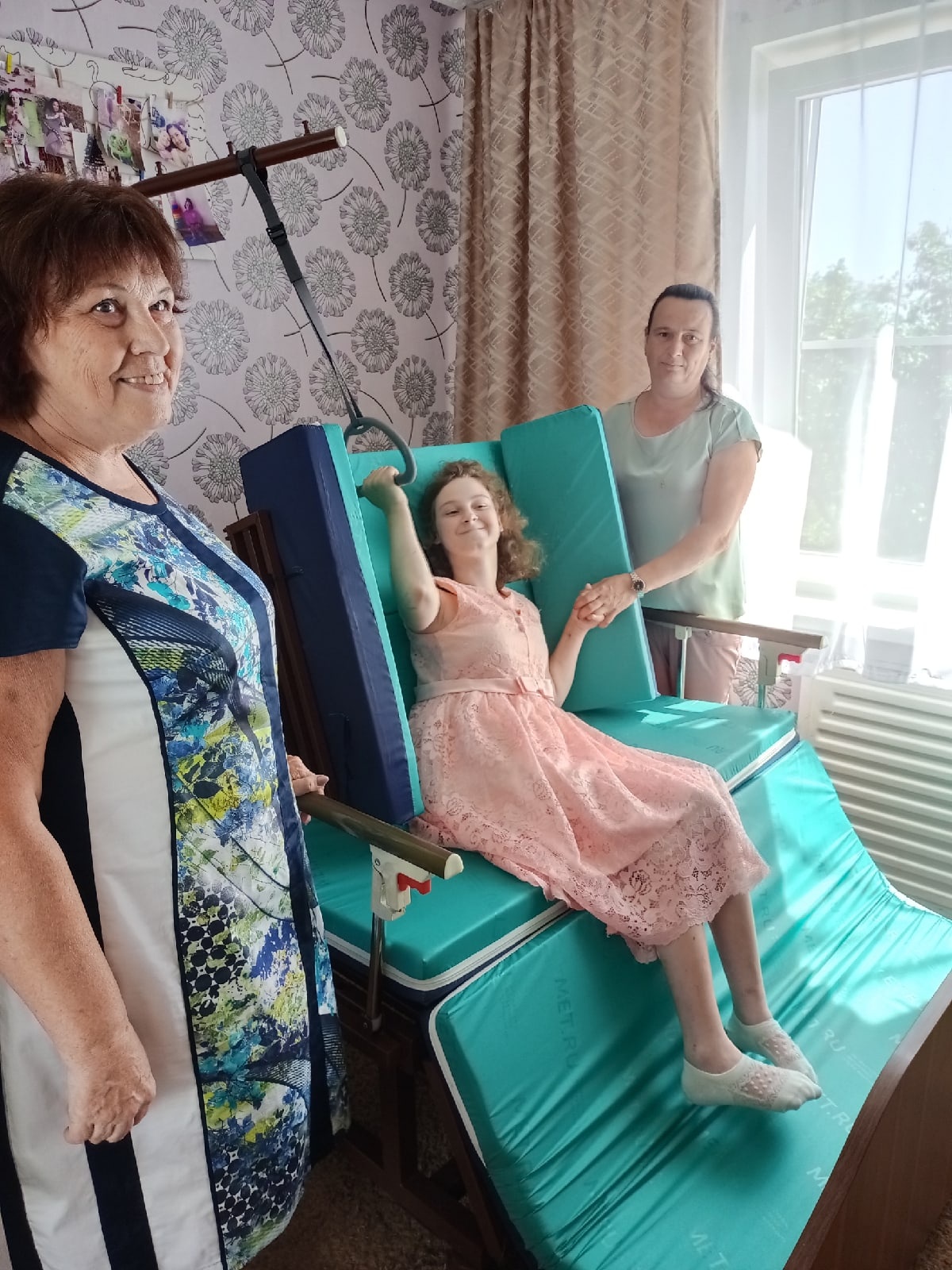 В Ржеве девочке с ДЦП приобрели многофункциональную электрическую кровать