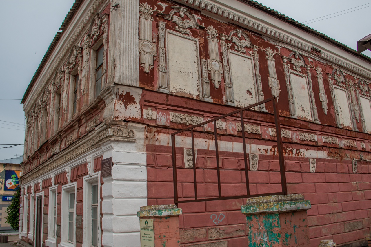 «Единая Россия» проследит за ремонтом исторического здания в Бологое