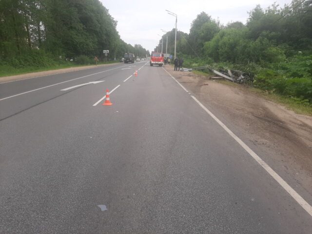 В Твери после ДТП загорелся спортивный седан В Твери после ДТП загорелся спортивный седан