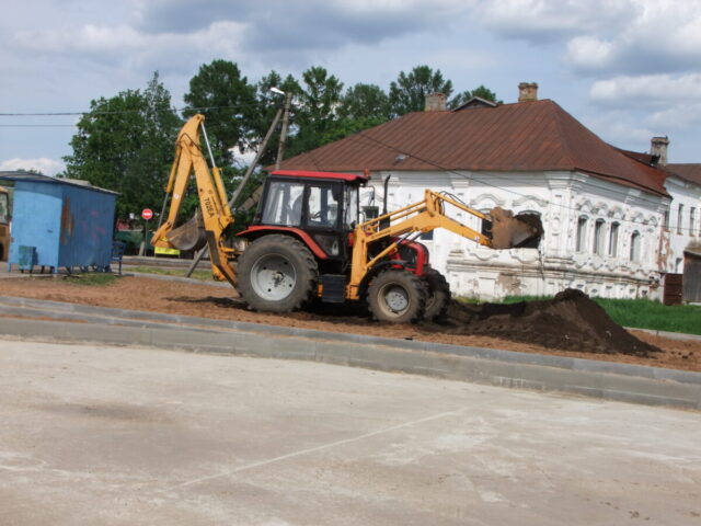 Торопец продолжает благоустраивать улицы Торопец продолжает благоустраивать улицы
