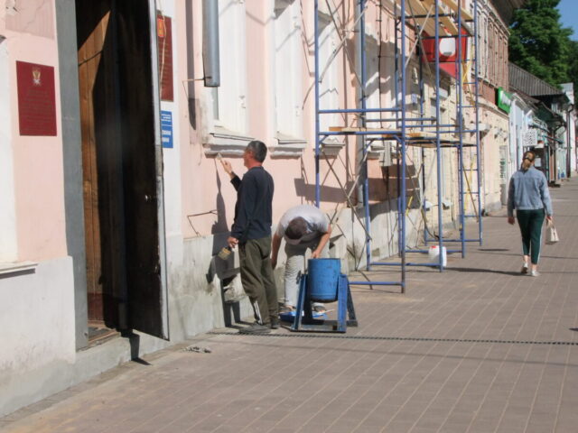 Торопец благоустраивается ко Дню города Торопец благоустраивается ко Дню города