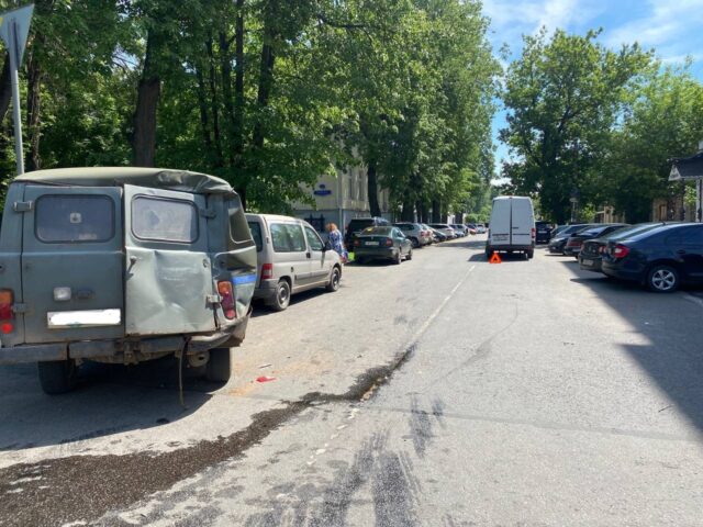 ДТП с шестью автомобилями произошло на улице Бабеля в Твери ДТП с шестью автомобилями произошло на улице Бабеля в Твери