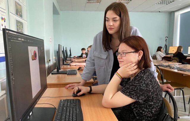 В Твери вновь открылся профориентационный лагерь «Шаг в профессию» С начала года 624 жителя Верхневолжья получили новую профессию и повысили профкомпетенции