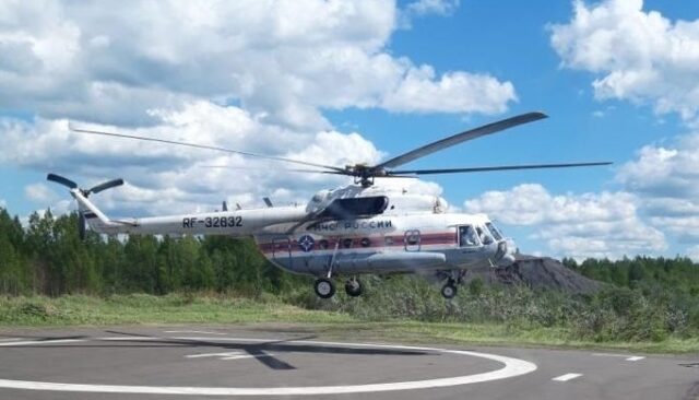 Вертолет санавиации доставил тверских врачей к пациенту в Вышний Волочек