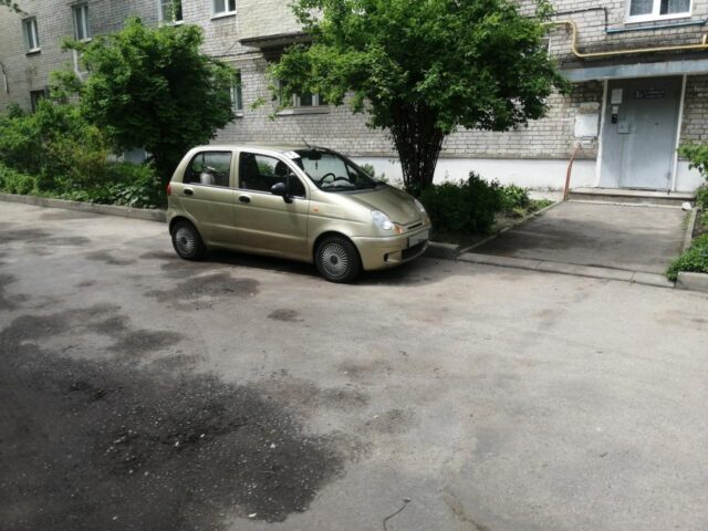 В Твери автомобиль сбил велосипедиста В Твери автомобиль сбил велосипедиста