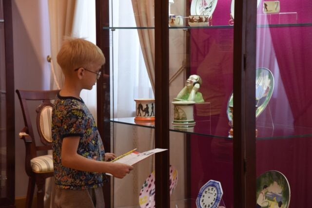 В Тверском императорском дворце пройдет музейная игра для детей «Страна Советов» В Тверском императорском дворце пройдет музейная игра для детей «Страна Советов»