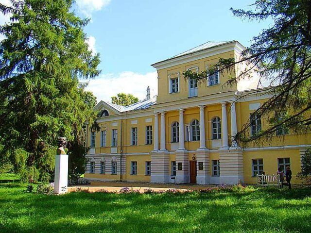 Берег, милый для меня: чем сейчас живет музей Пушкина в селе Берново Тверской области