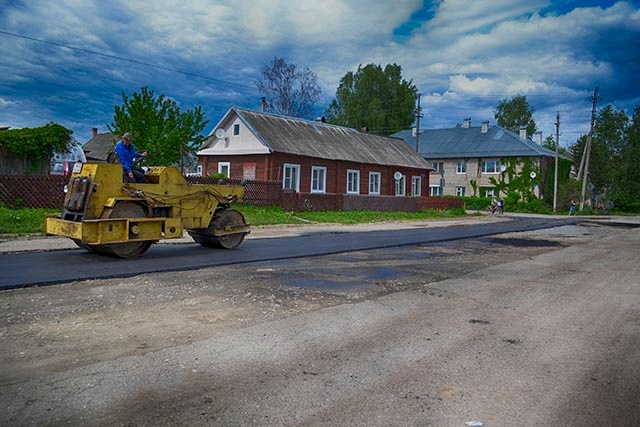 В Западной Двине продолжаются дорожные работы В Западной Двине продолжаются дорожные работы