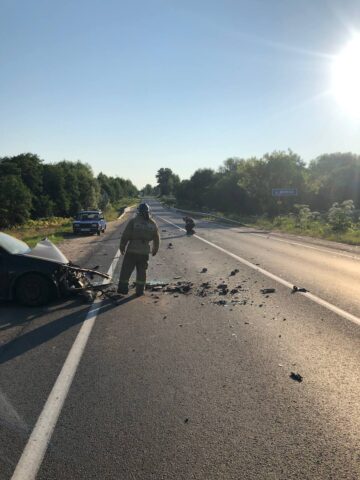 Два человека пострадали в лобовом столкновении автомобилей в Конаковском районе