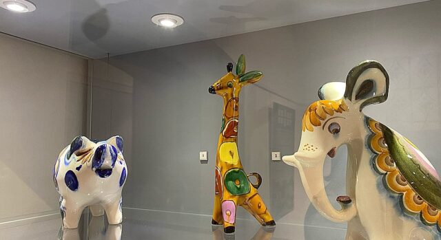 Музей тверского быта приглашает на экскурсию по выставке «Звери, птицы, небылицы» Музей тверского быта приглашает на экскурсию по выставке «Звери, птицы, небылицы»