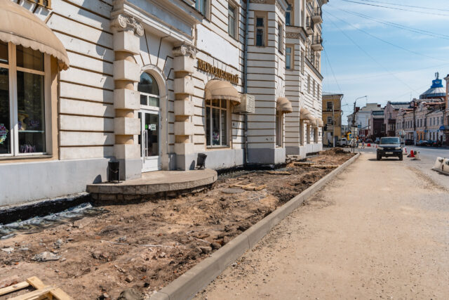 Новые улицы старого города: Большой фоторепортаж о ремонте дорог в Твери