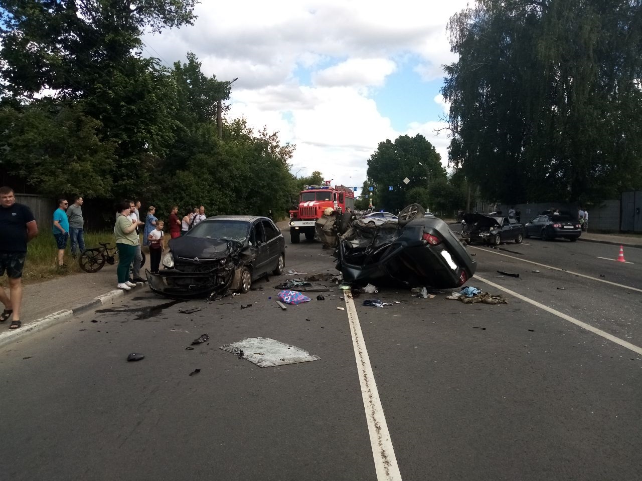 Три человека получили травмы в массовом ДТП в Твери