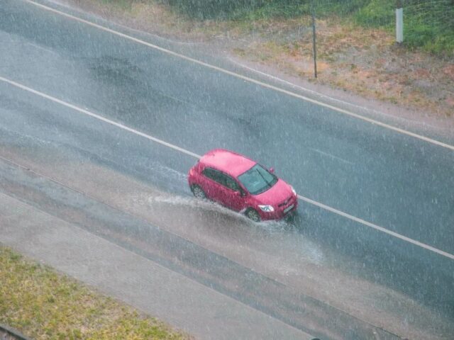 На Тверскую область надвигается дождь с градом